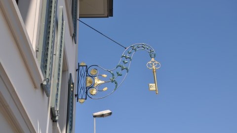 goldener Schlüssel am Haus